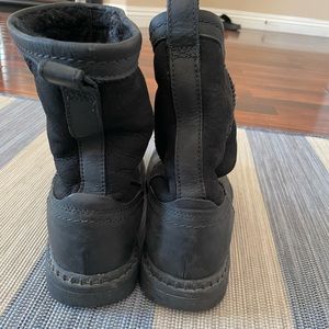 UGGS mens boots size 10.good condition